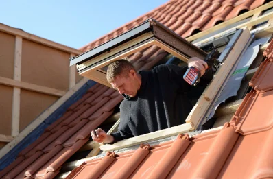 Pose de fenêtres de toit Velux à Cambernard